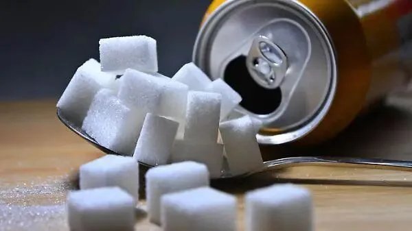 🍬 政策背景：2027年开征“糖税”