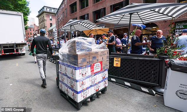 世界杯邂逅变噩梦：美国女歌手恋上苏格兰球迷，男方涉严重犯罪