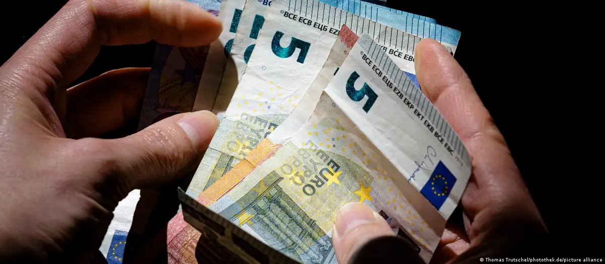 德国拟强制商家提供电子支付选项，告别“只收现金”